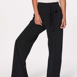 Hi-Rise Lululemon Noir Wide Leg Pant